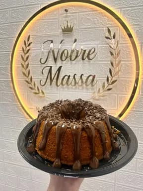 Bolo de cenoura com brigadeiro cremoso